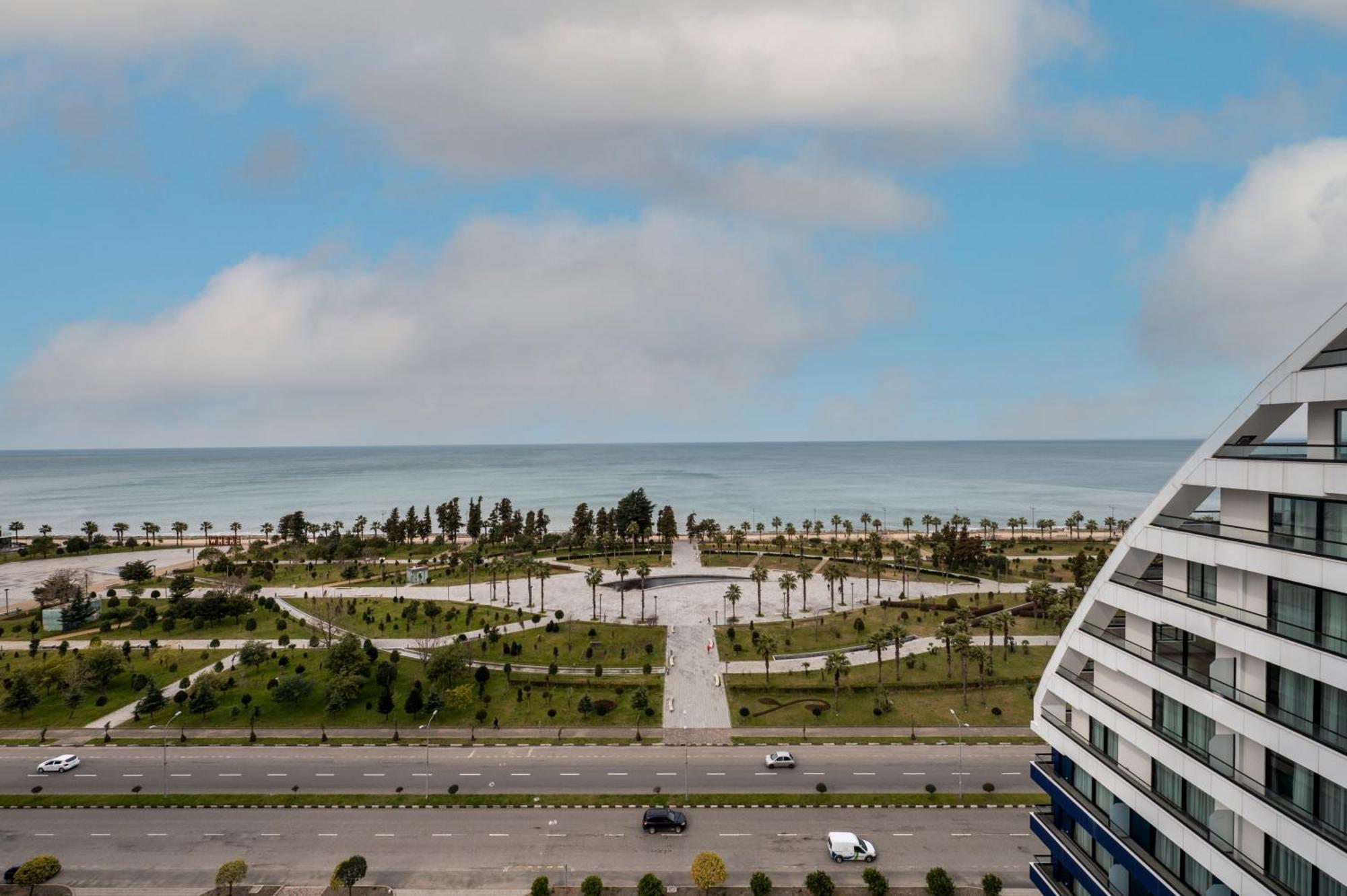 The Grandeur Hotel Батуми Экстерьер фото