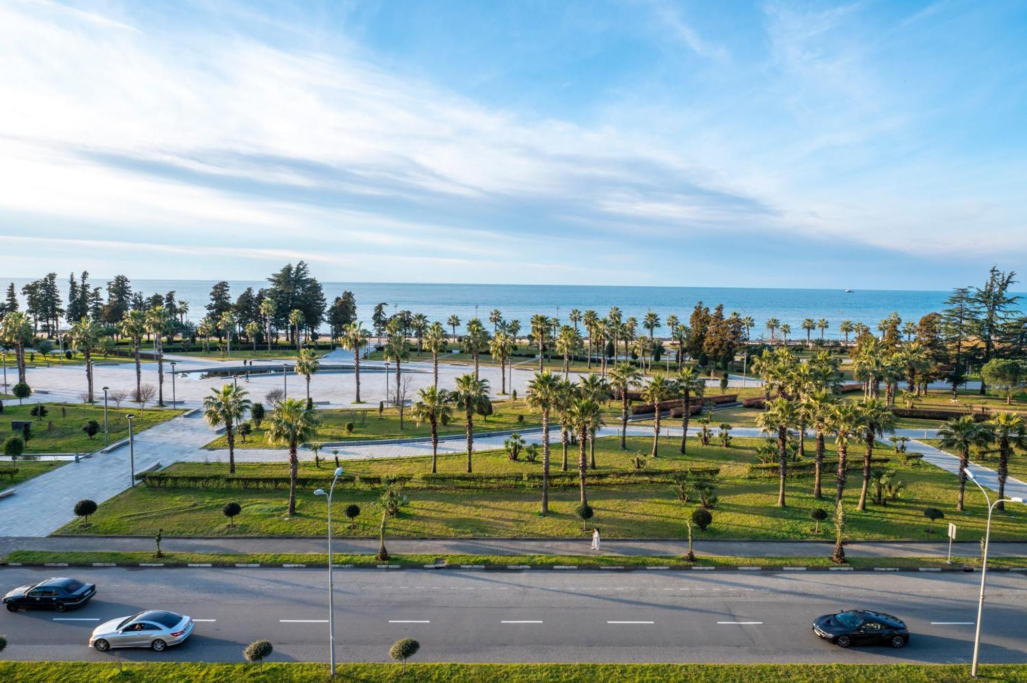The Grandeur Hotel Батуми Экстерьер фото