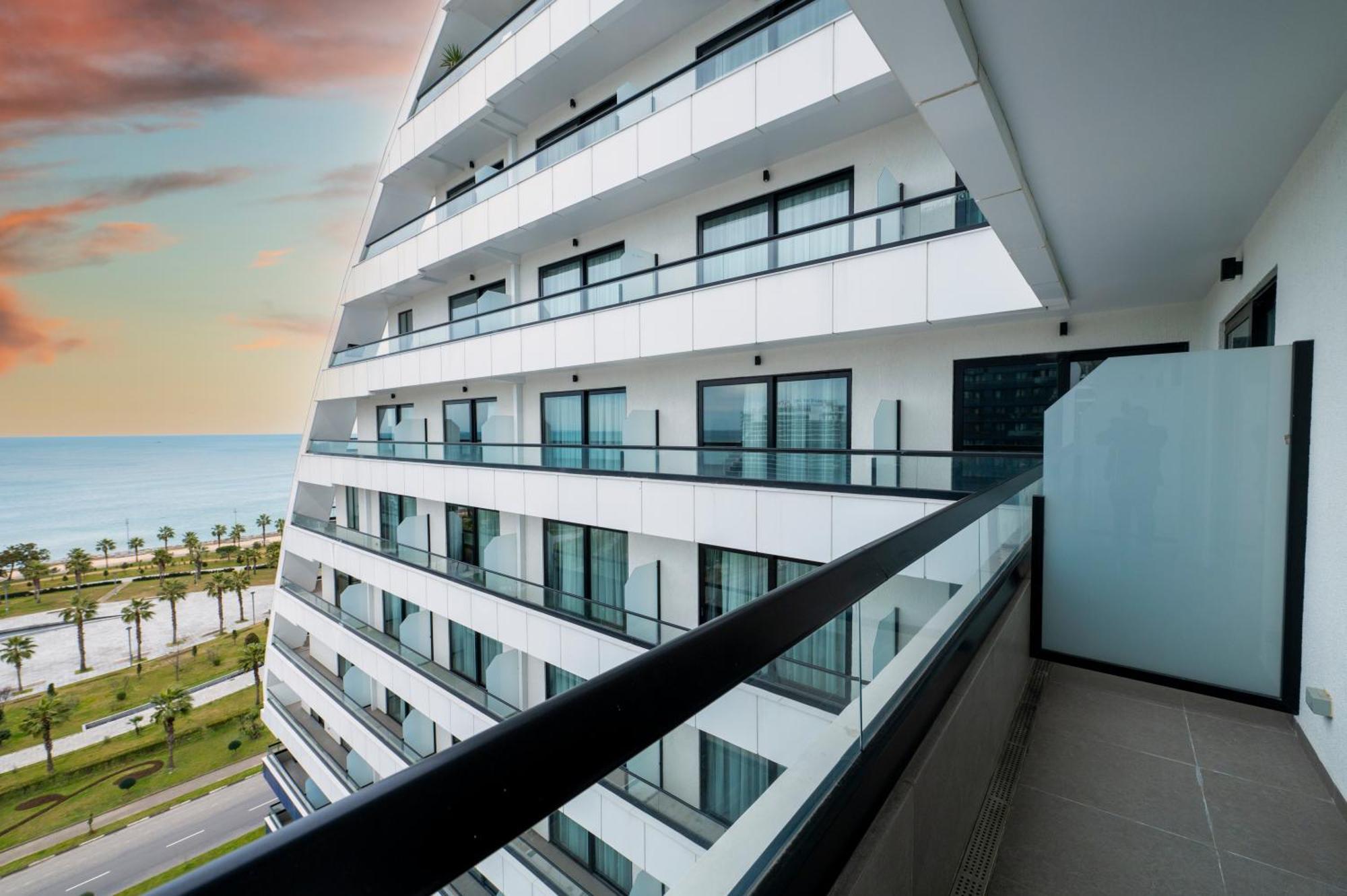 The Grandeur Hotel Батуми Экстерьер фото