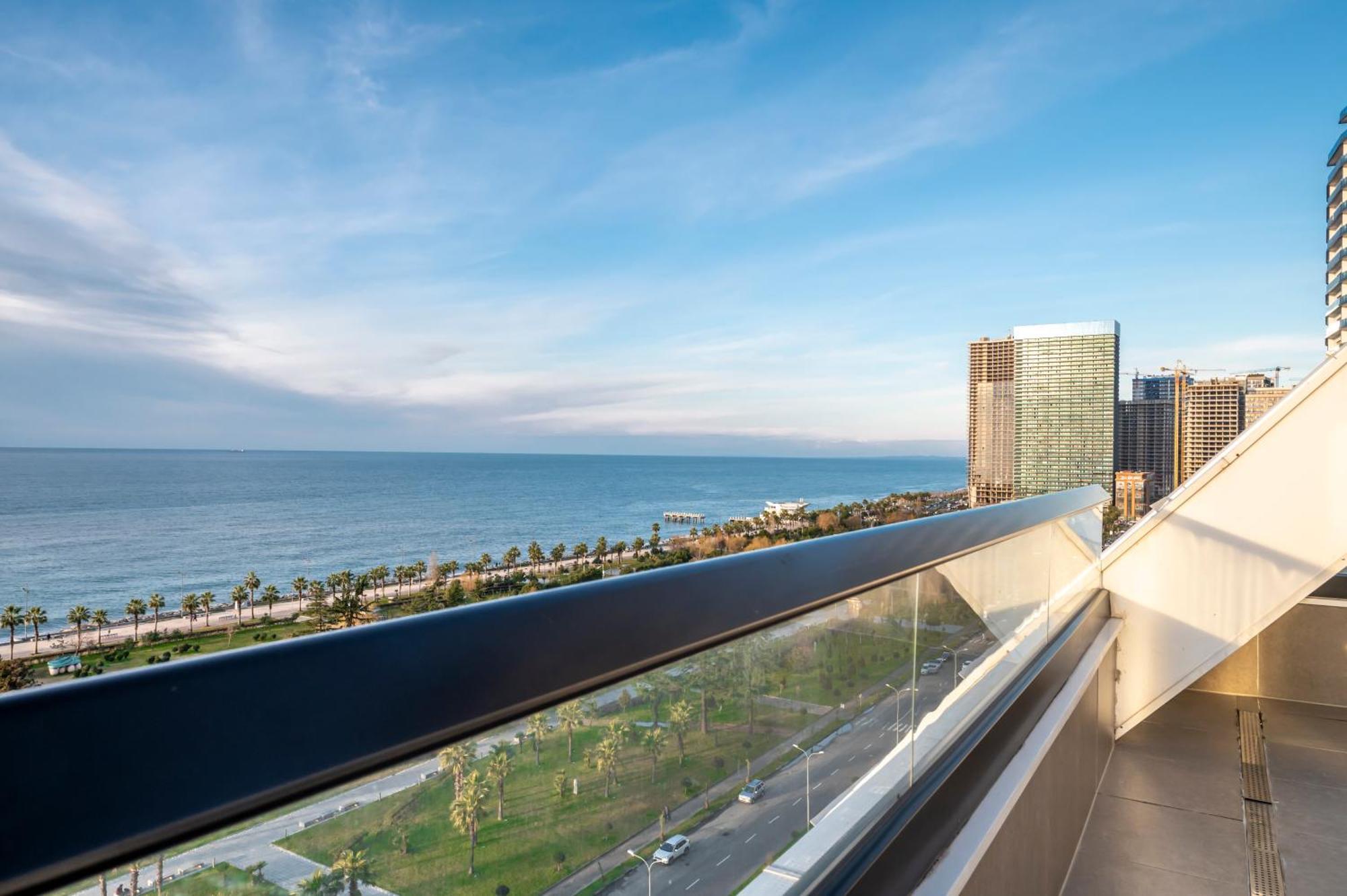The Grandeur Hotel Батуми Экстерьер фото