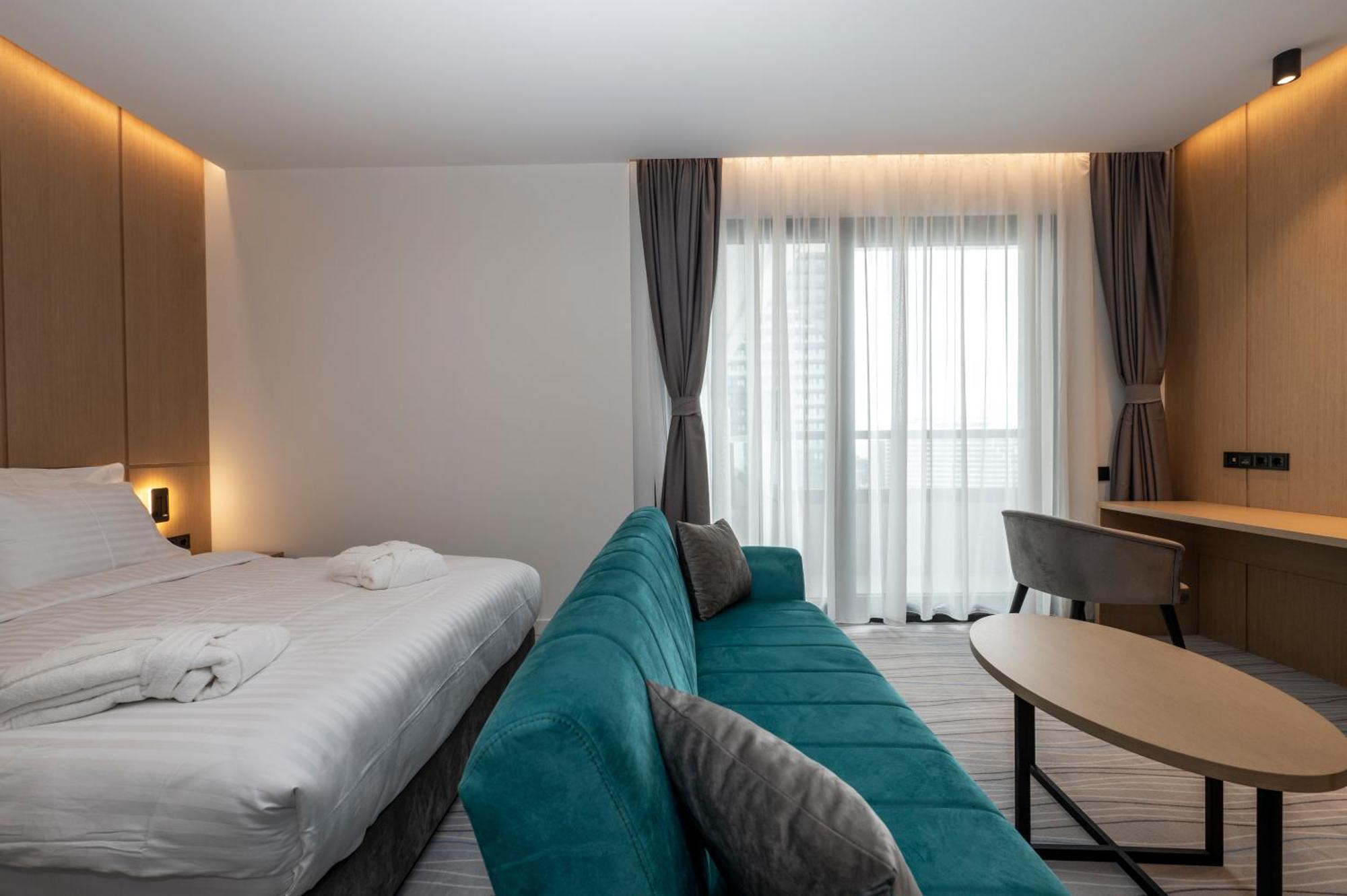 The Grandeur Hotel Батуми Экстерьер фото