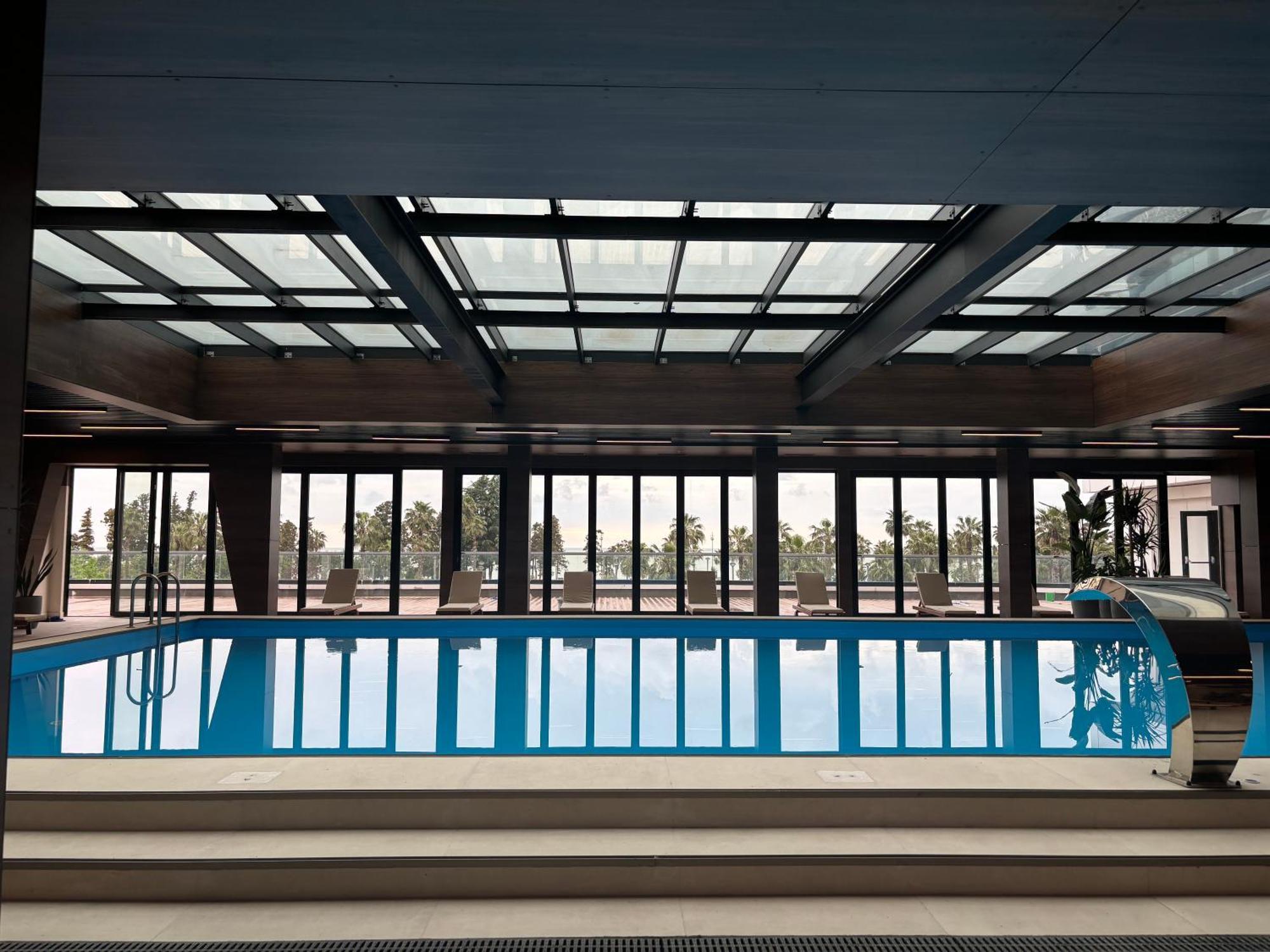 The Grandeur Hotel Батуми Экстерьер фото